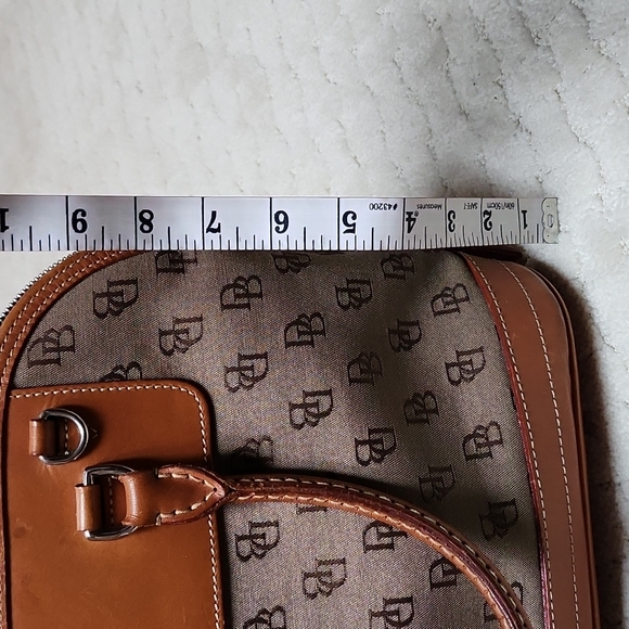 Dooney n Bourke Purse - Picture 2 of 9